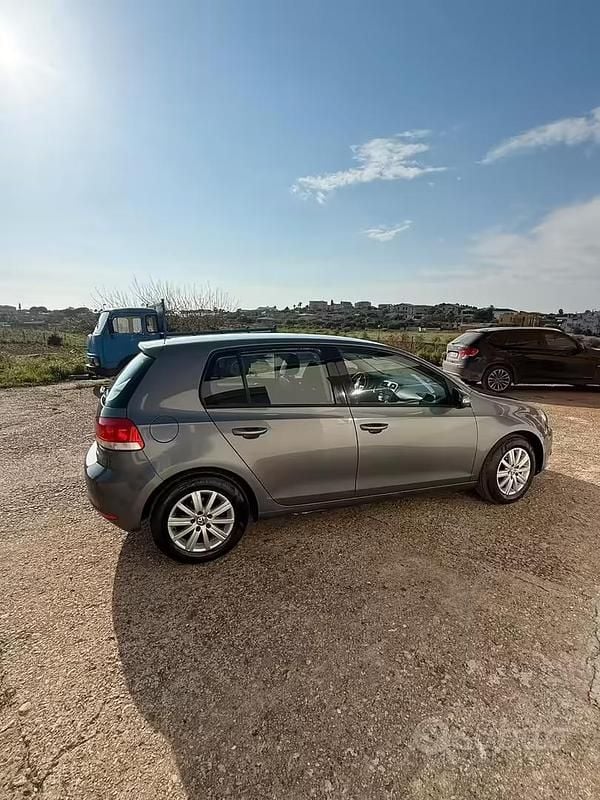 Usata VW Golf VI 102 CV (75 kW) 2010 Grigio Utilitaria