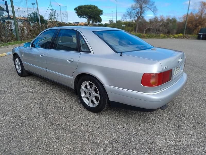 Usata Audi A8 310 CV (228 kW) 2002 Grigio Berlina