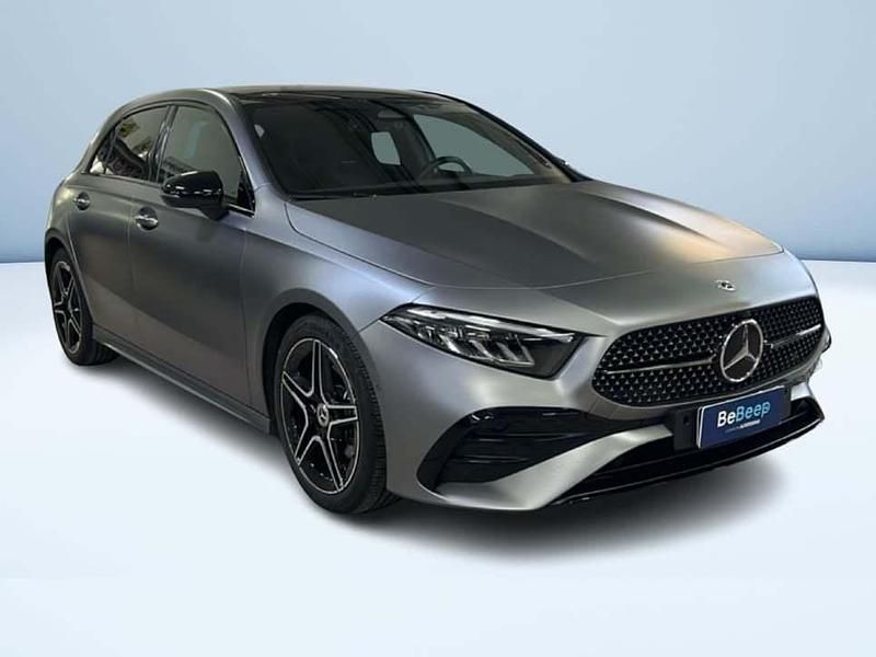 Usata Mercedes A180 AMG Line Premium 116 CV (85 kW) 2023 Grigio Berlina