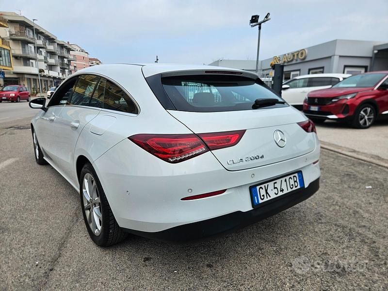 Usata Mercedes CLA200 Shooting Brake Executive 149 CV (109 kW) 2022 Bianco Station wagon