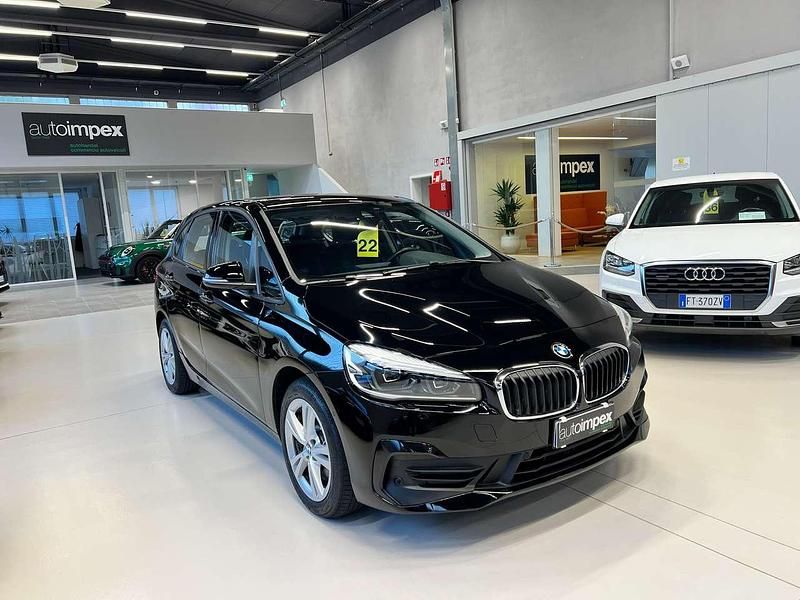 Nero Usata 2021 BMW 225 Active Tourer iPerformance Monovolume | 19.800 € (Super prezzo) - Immagine 1/4