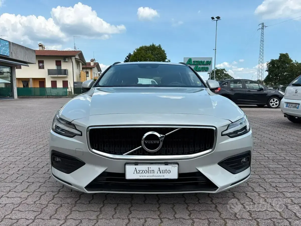 Usata Volvo V60 150 CV (110 kW) 2020 Grigio Station wagon