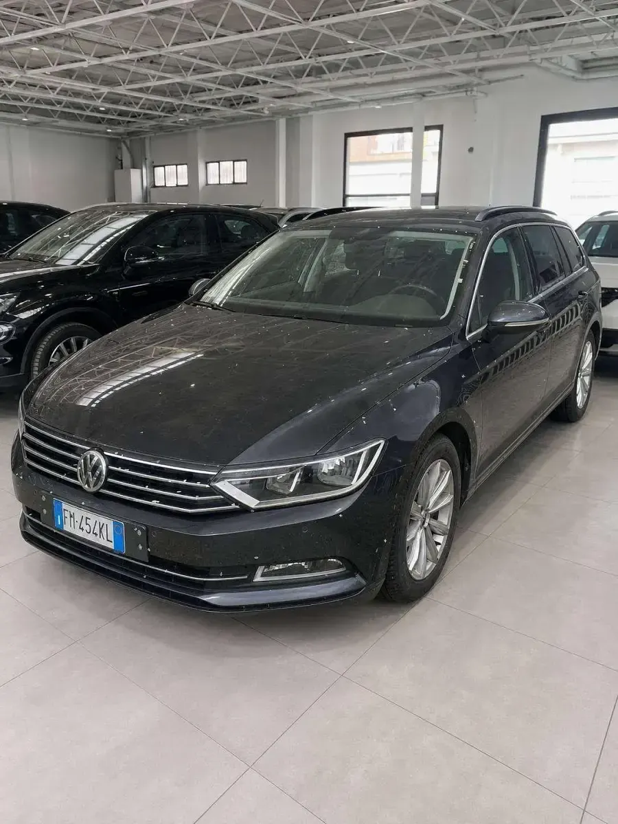 Usata VW Passat Comfortline 120 CV (88 kW) 2017 Giallo Station wagon
