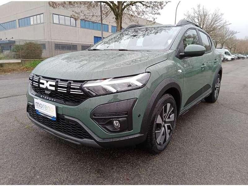 Verde Nuova 2025 Dacia Sandero Expression Due volumi | 18.490 € (Cara) - Immagine 1/4