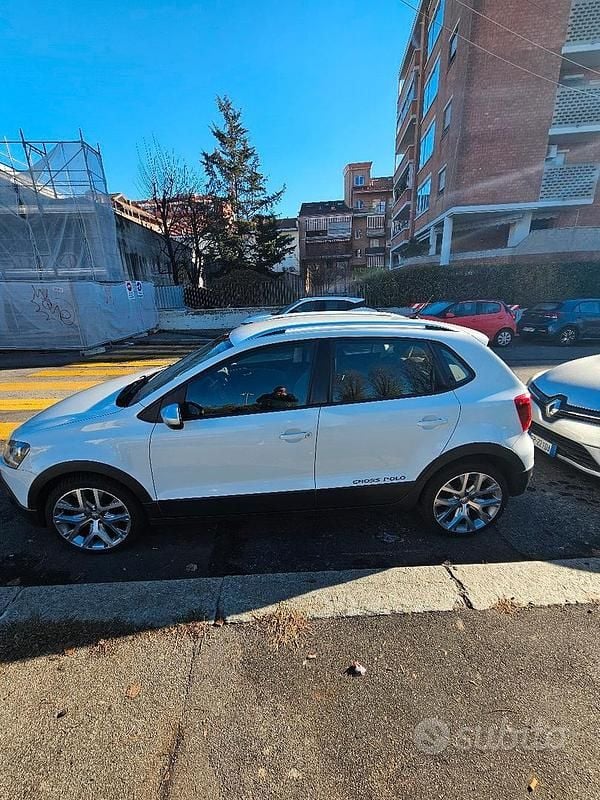 Usata VW Polo Cross 85 CV (62 kW) 2016 Bianco Utilitaria