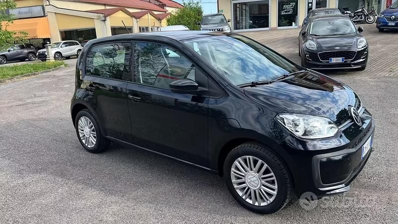 Usata VW up! Move 65 CV (47 kW) 2022 Nero Utilitaria