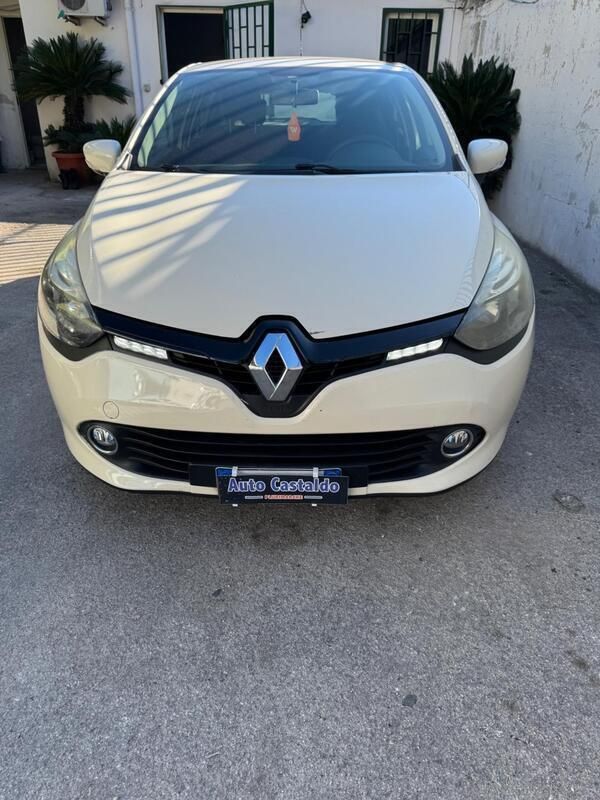 Usata Renault Clio IV 73 CV (53 kW) 2015 Beige Berlina