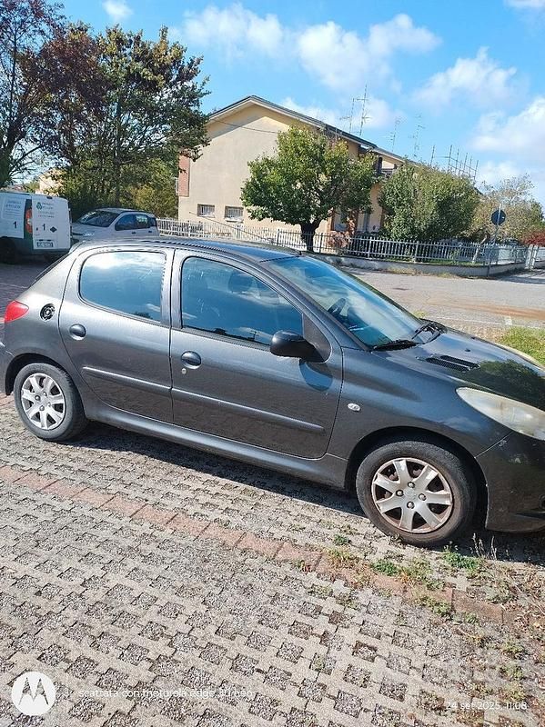 Usata Peugeot 206+ 60 CV (44 kW) 2011 Grigio Utilitaria