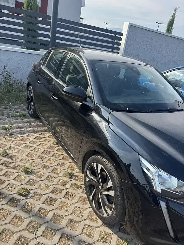 Usata Peugeot 208 GT-line 101 CV (74 kW) 2020 Nero Utilitaria