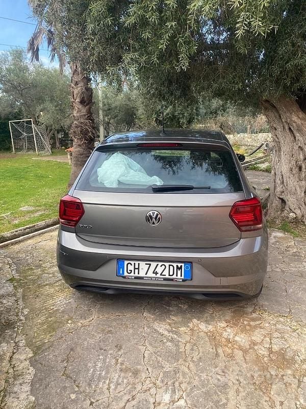Usata VW Polo 95 CV (69 kW) 2019 Grigio Utilitaria