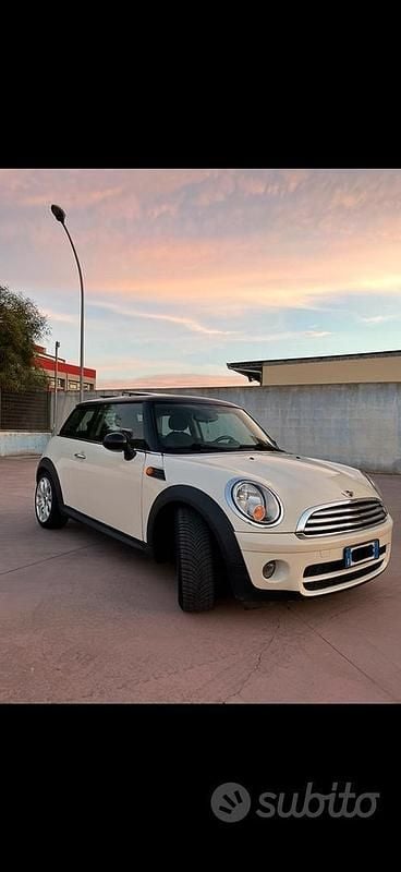 Usata Mini Cooper D 109 CV (80 kW) 2009 Utilitaria