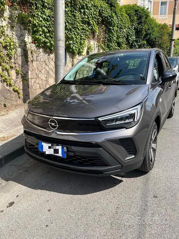 Grigio Usata 2024 Opel Crossland X SUV | 13.500 € (Ottimo prezzo) - Immagine 1/4
