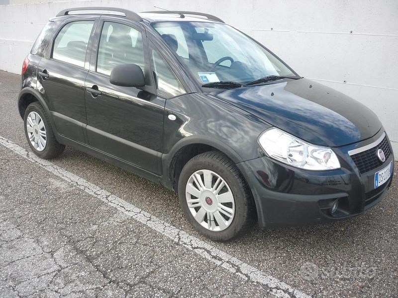 Usata Fiat Sedici Dynamic 107 CV (78 kW) 2008 Nero SUV