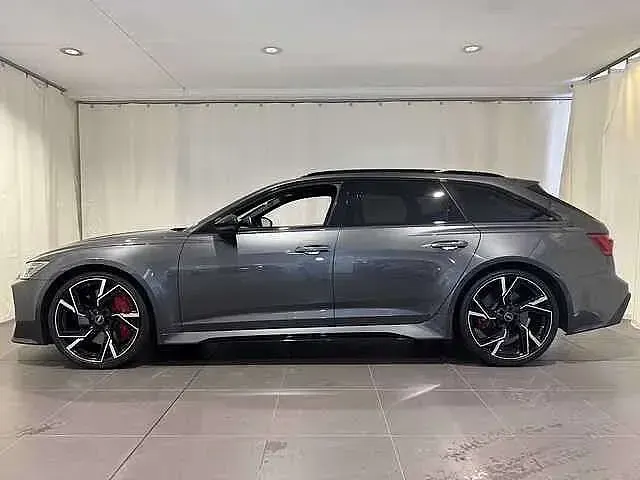 Usata Audi RS6 Comfort 600 CV (441 kW) 2022 Grigio Station wagon