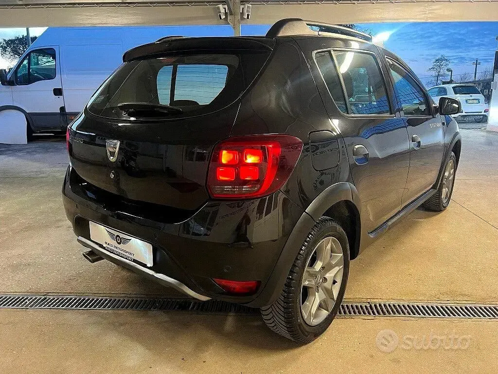 Usata Dacia Sandero Stepway 101 CV (74 kW) 2020 Nero Berlina