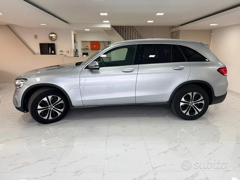 Usata Mercedes GLC220 Business 194 CV (142 kW) 2021 Gray SUV