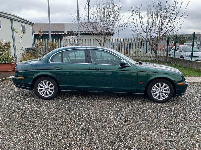 Usata Jaguar S-Type Executive 238 CV (175 kW) 2002 Verde Berlina