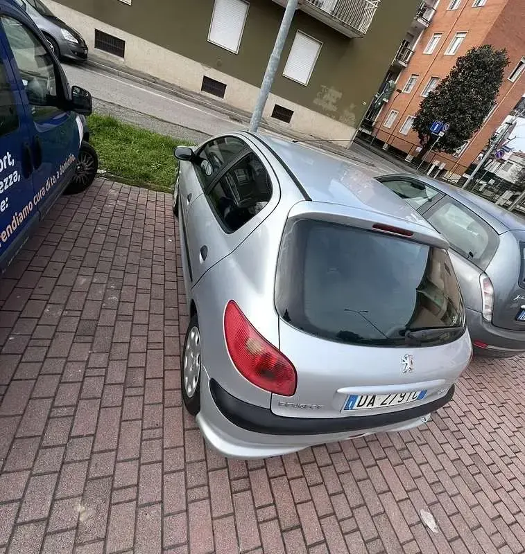 Usata Peugeot 206 75 CV (55 kW) 2006 Berlina