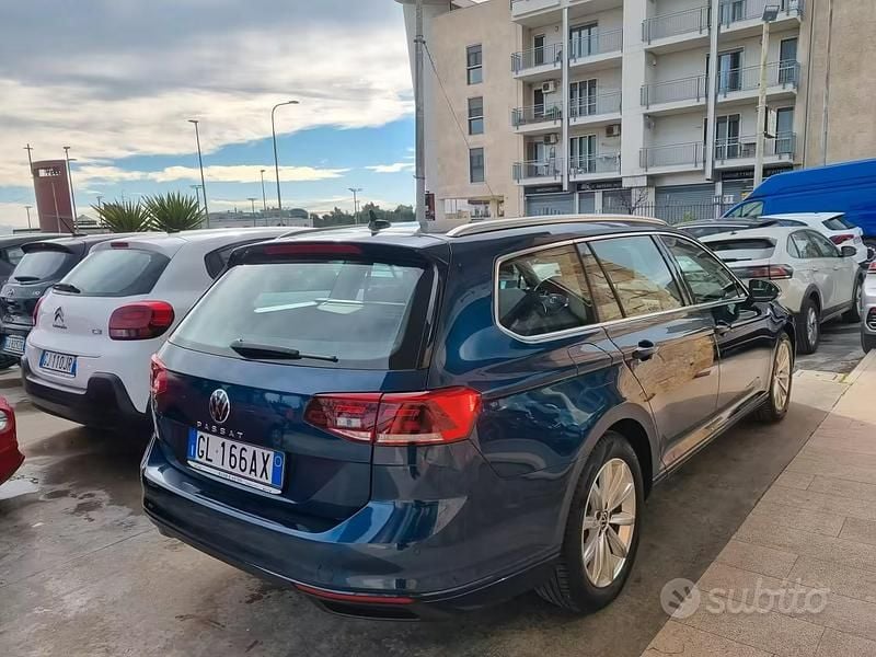 Usata VW Passat Business 150 CV (110 kW) 2022 Blu Station wagon