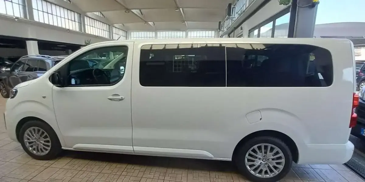 Usata Peugeot Traveller Business-Line 120 CV (88 kW) 2021 Bianco Monovolume
