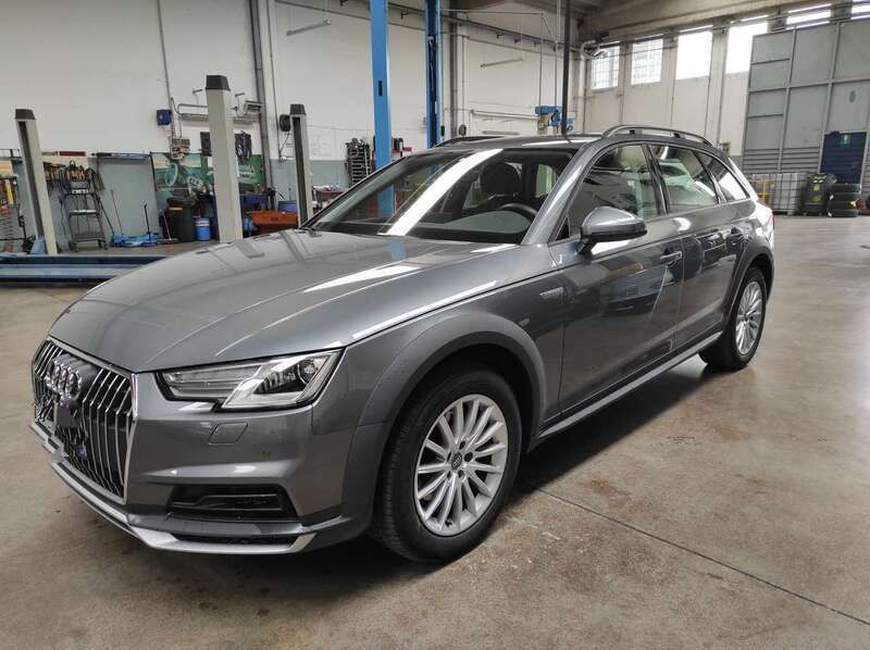 Usata Audi A4 Allroad Business 163 CV (119 kW) 2018 Grigio Station wagon