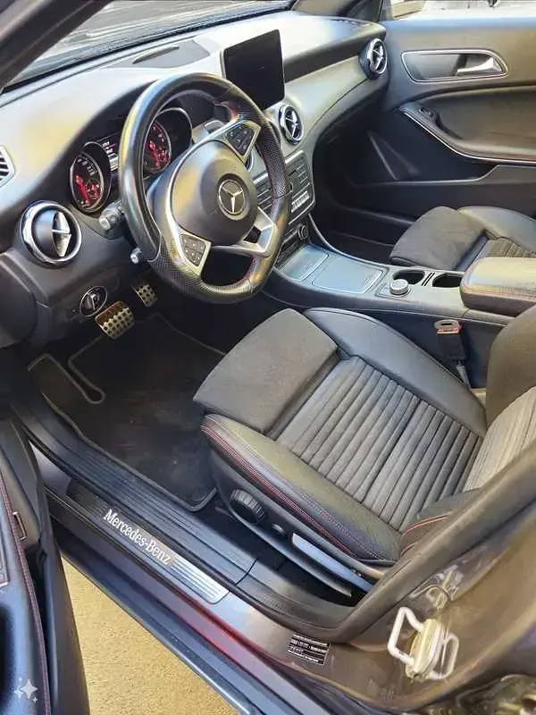 Usata Mercedes GLA200 Premium 136 CV (100 kW) 2017 SUV