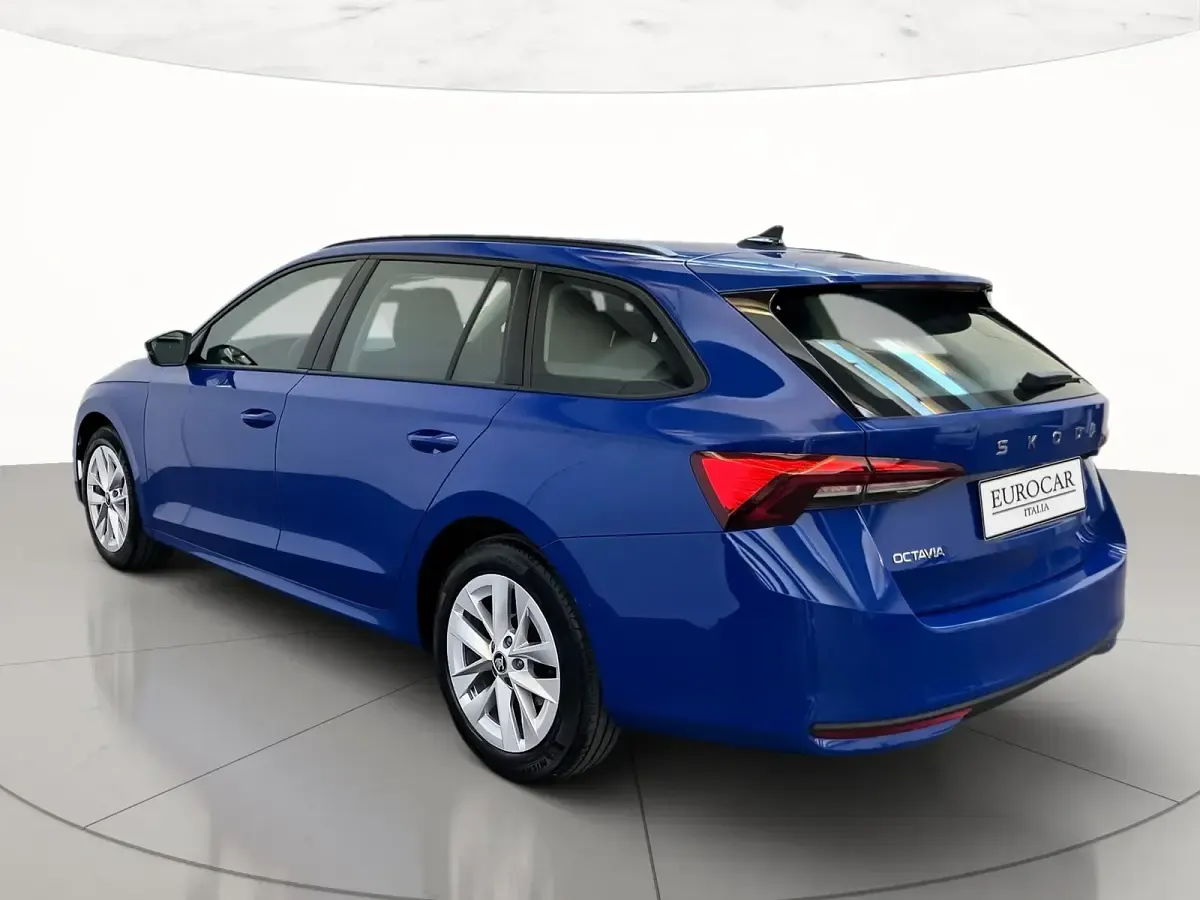 Usata Skoda Octavia Selection 115 CV (84 kW) 2025 Blu mediterraneo Station wagon