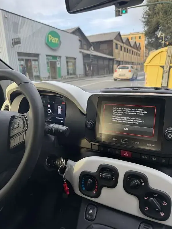 Usata Fiat Panda Cross Cross 69 CV (50 kW) 2025 Utilitaria