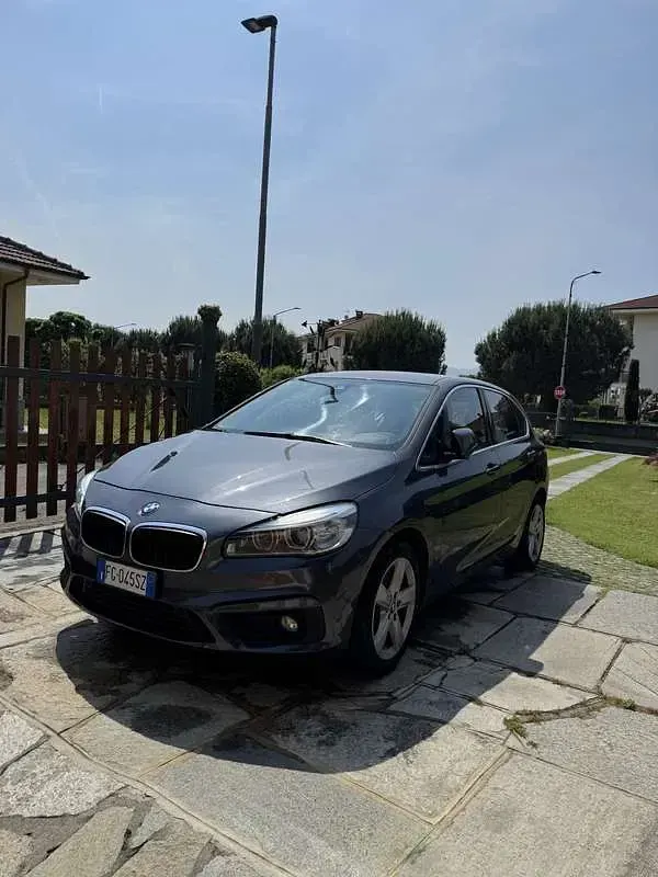 Usata BMW 216 Active Tourer Luxury Line 116 CV (85 kW) 2016 Grigio Monovolume