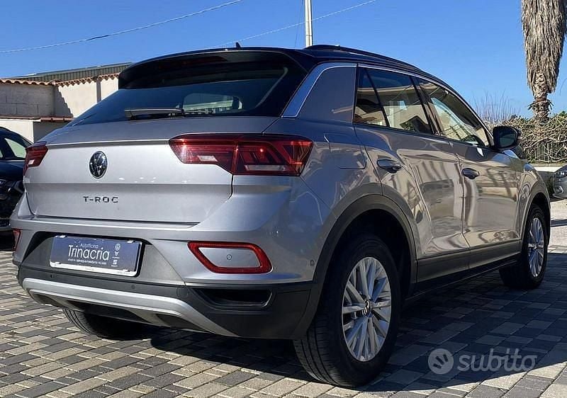 Usata VW T-Roc Life 116 CV (85 kW) 2023 Nero SUV