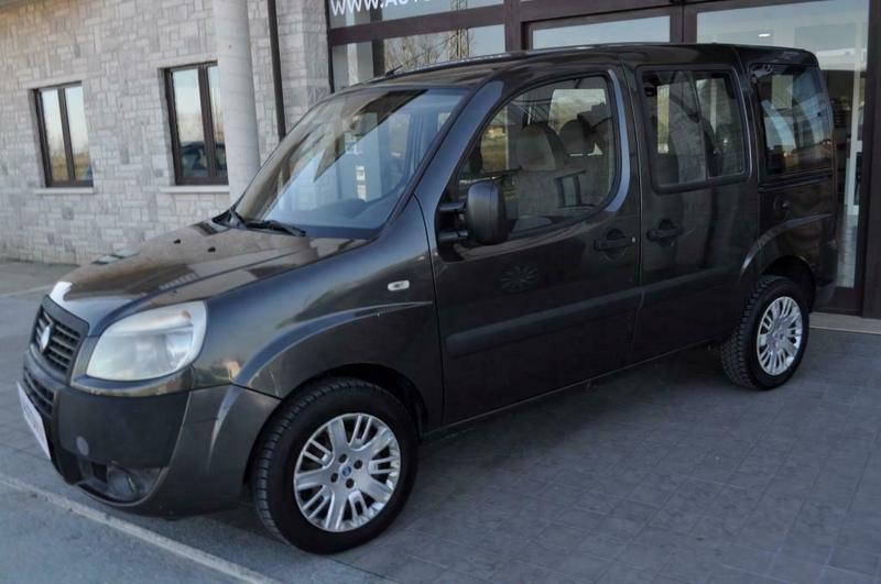 Venduto Fiat Doblò 1.9 jtd 120cv 5 po. auto usate in vendita