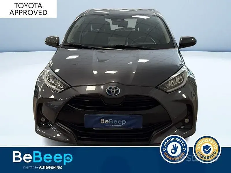 Usata Toyota Yaris Hybrid Trend 92 CV (67 kW) 2022 Grigio Berlina