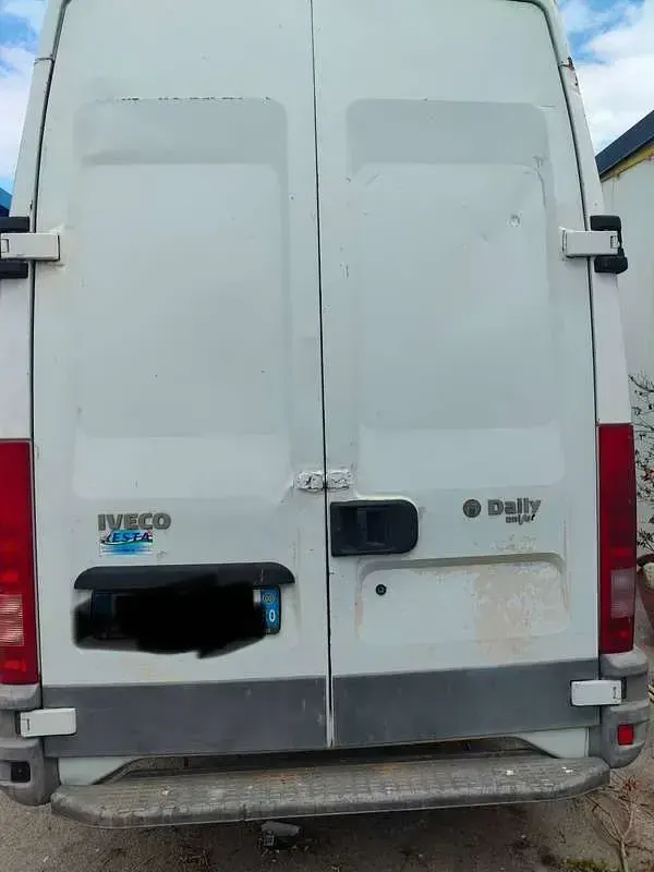 Usata Iveco Daily 125 CV (91 kW) 2000 Bianco Furgone