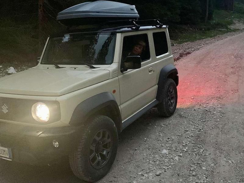 Usata Suzuki Jimny 102 CV (75 kW) 2020 Beige SUV