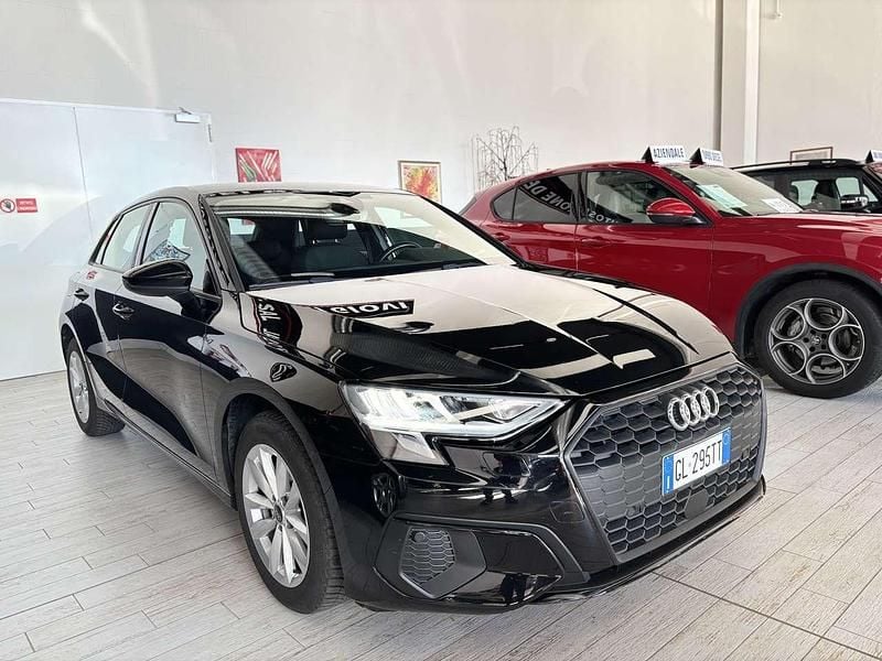 Usata Audi A3 Ambiente 116 CV (85 kW) 2022 Nero brillante Berlina