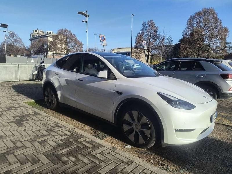 Usata 2021 Tesla Model Y SUV | 28.000 € (Buon prezzo) - Immagine 1/4