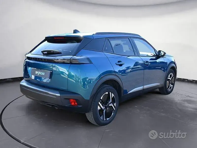 Usata Peugeot 2008 Allure 101 CV (74 kW) 2025 Blu SUV