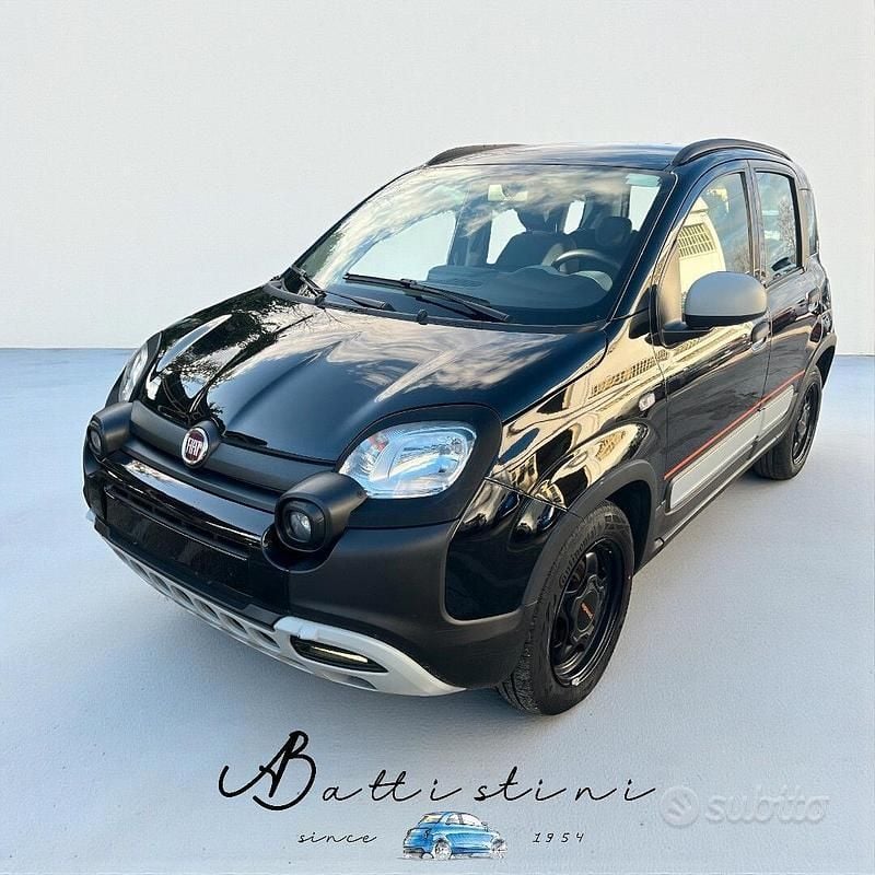 Nero Usata 2023 Fiat Panda Garmin Tre volumi | 10.900 € (Buon prezzo) - Immagine 1/4