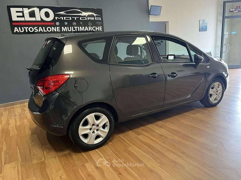 Usata Opel Meriva Design Edition 136 CV (100 kW) 2016 Grigio Monovolume