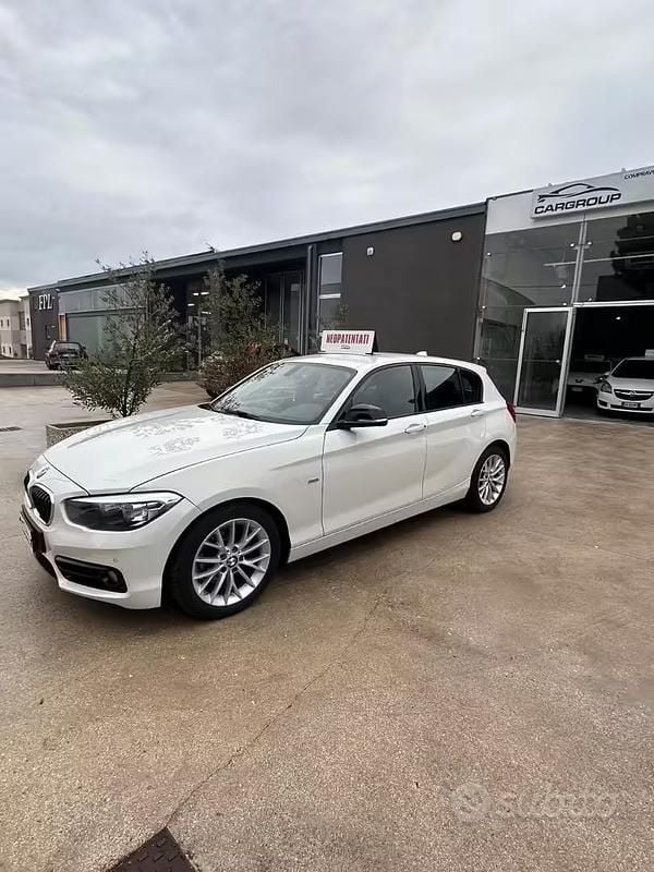 Usata BMW 114 Sport Line 95 CV (69 kW) 2016 Bianco Utilitaria