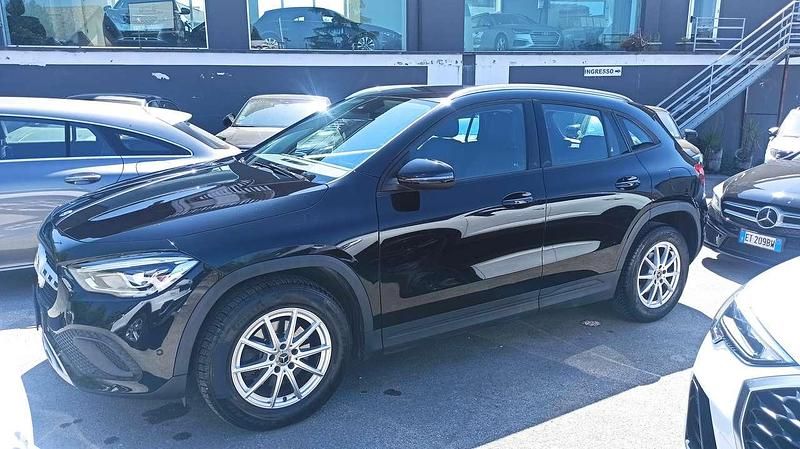 Usata Mercedes GLA180 Executive 116 CV (85 kW) 2021 Nero SUV