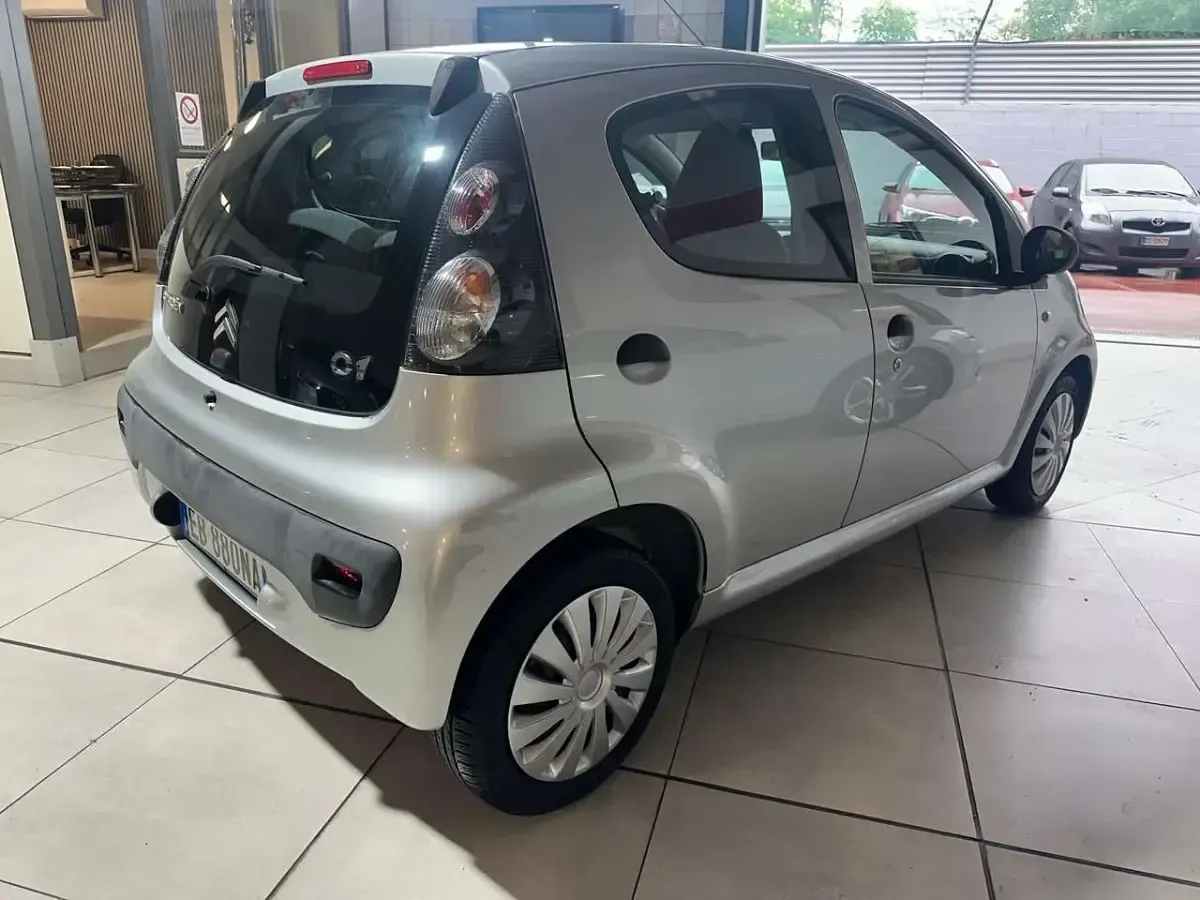 Usata Citroën C1 68 CV (50 kW) 2010 Argento Utilitaria