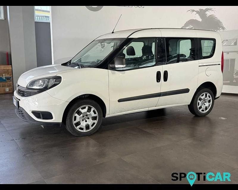 Usata Fiat Doblò Easy 120 CV (88 kW) 2019 Bianco Monovolume