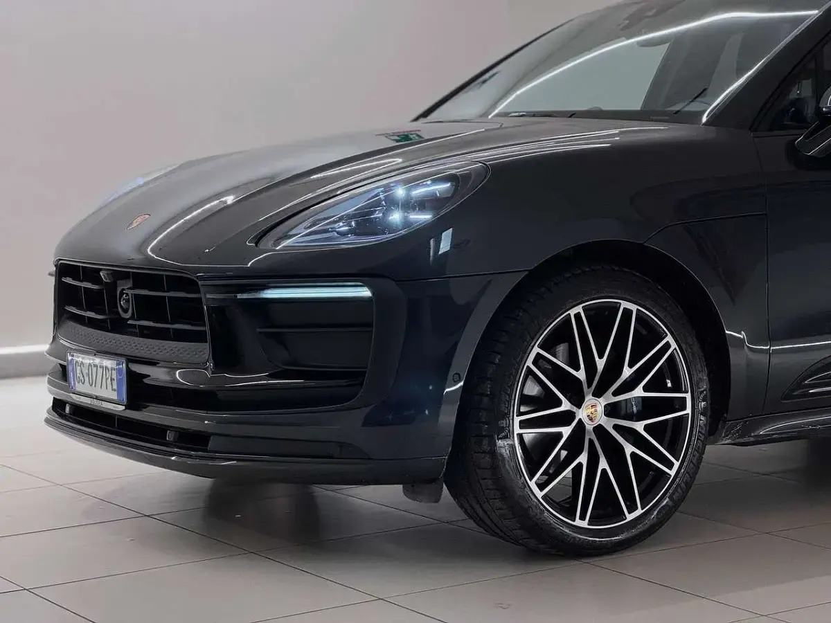 Usata Porsche Macan 265 CV (194 kW) 2024 Grigio SUV