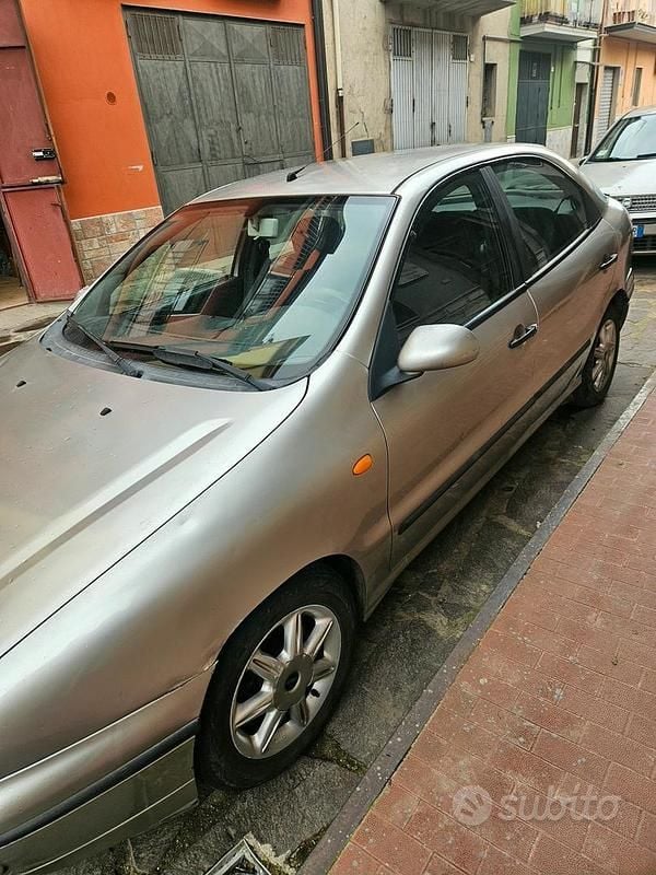 Begagnad Fiat Brava 101 HK (74 kW) 2001 Grå Halvkombi