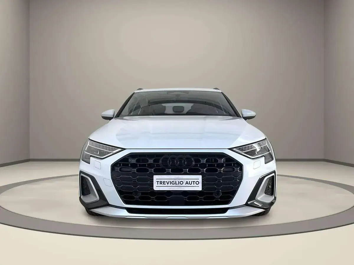Nuova Audi A3 Ambiente 150 CV (110 kW) 2026 Nero / metallizzato Berlina