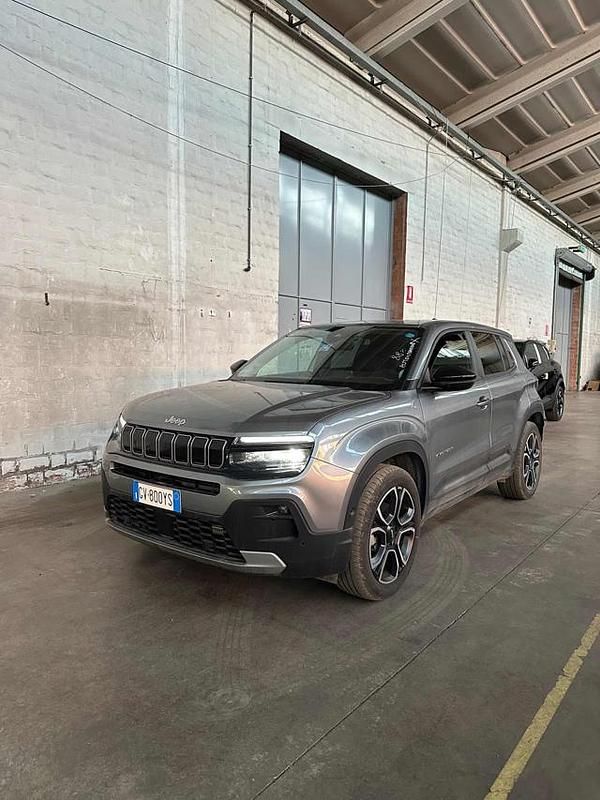 Argento metallizzato Usata 2024 Jeep Avenger EV Summit SUV | 27.500 € (Cara) - Immagine 1/4