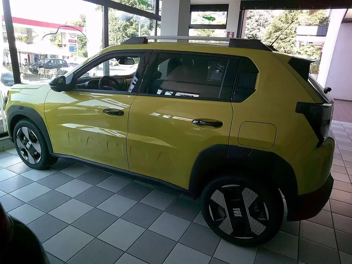 Nuova Fiat Grande Panda La Prima 110 CV (80 kW) 2026 Giallo limone Utilitaria