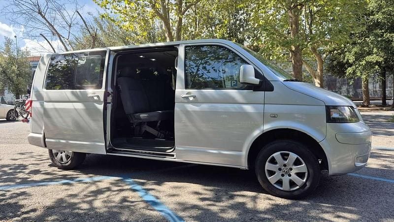 Usata VW Caravelle 174 CV (127 kW) 2008 Argento Furgone