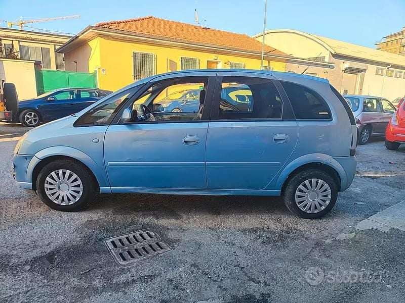 Usata Opel Meriva 90 CV (66 kW) 2008 Grigio Monovolume